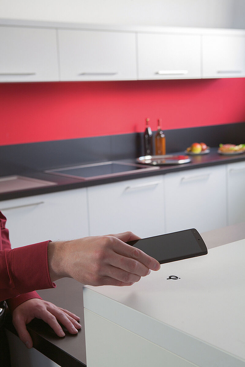 EVOline Qi Wireless Charger schwarz matt / Abdeckung