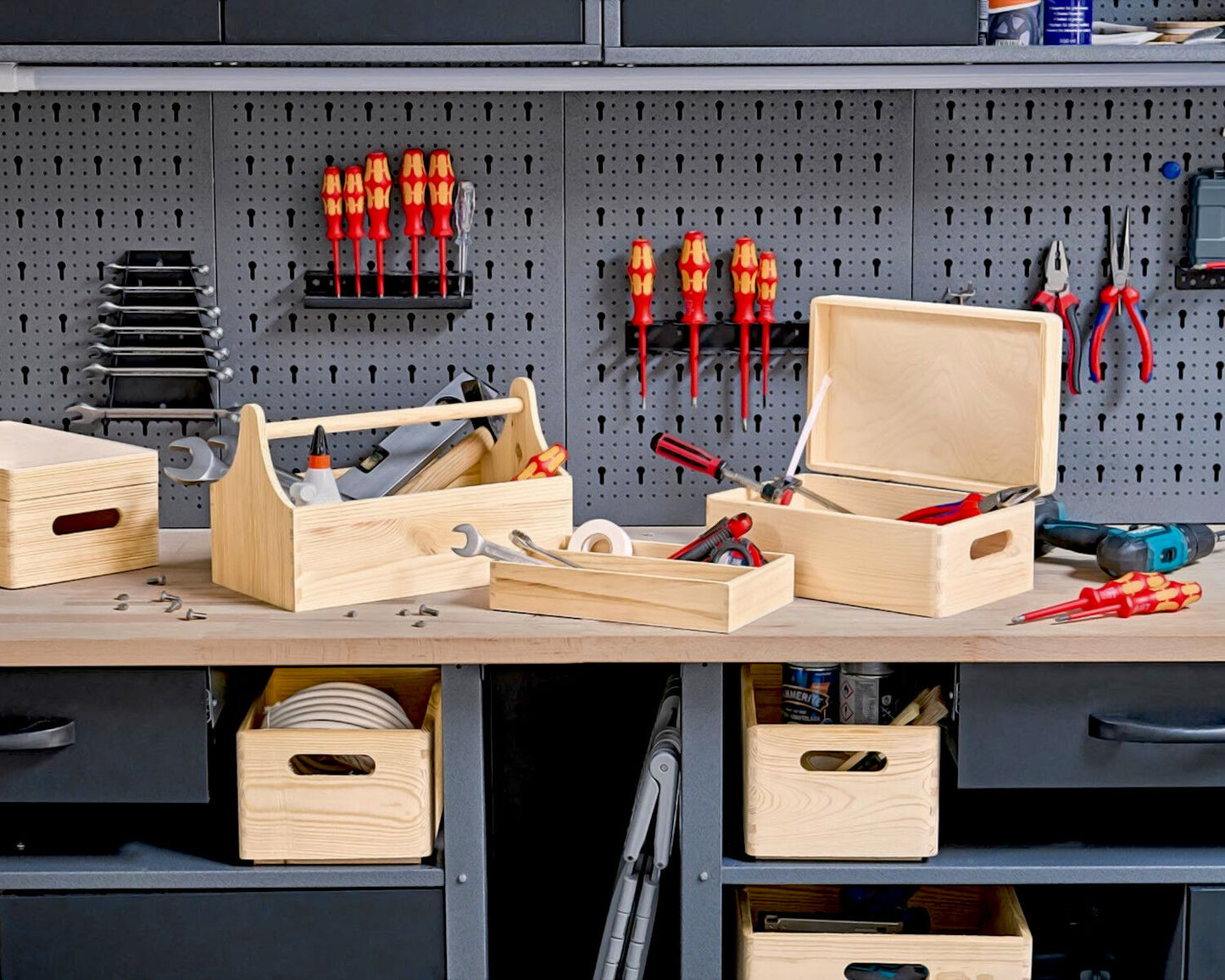 ZELLER Werkzeugkiste 13329 aus FSC-zertifiziertem Kieferholz / Holzbox
