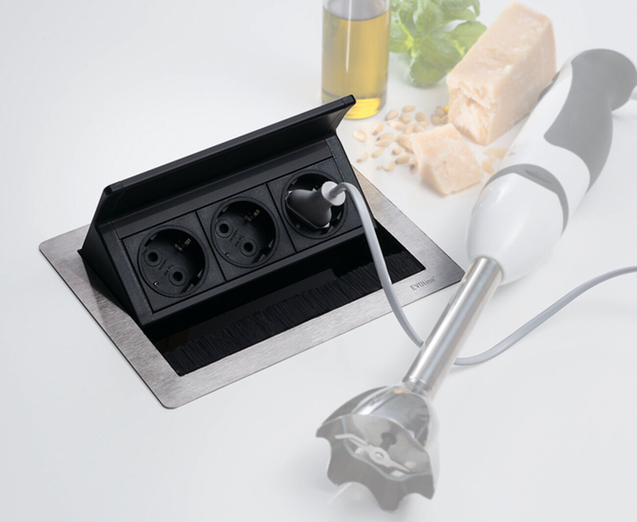 EVOline FlipTop Push 3-fach VDE Steckdosenleiste, versenkbar / Mehrfachsteckdose / Steckdosenverteiler