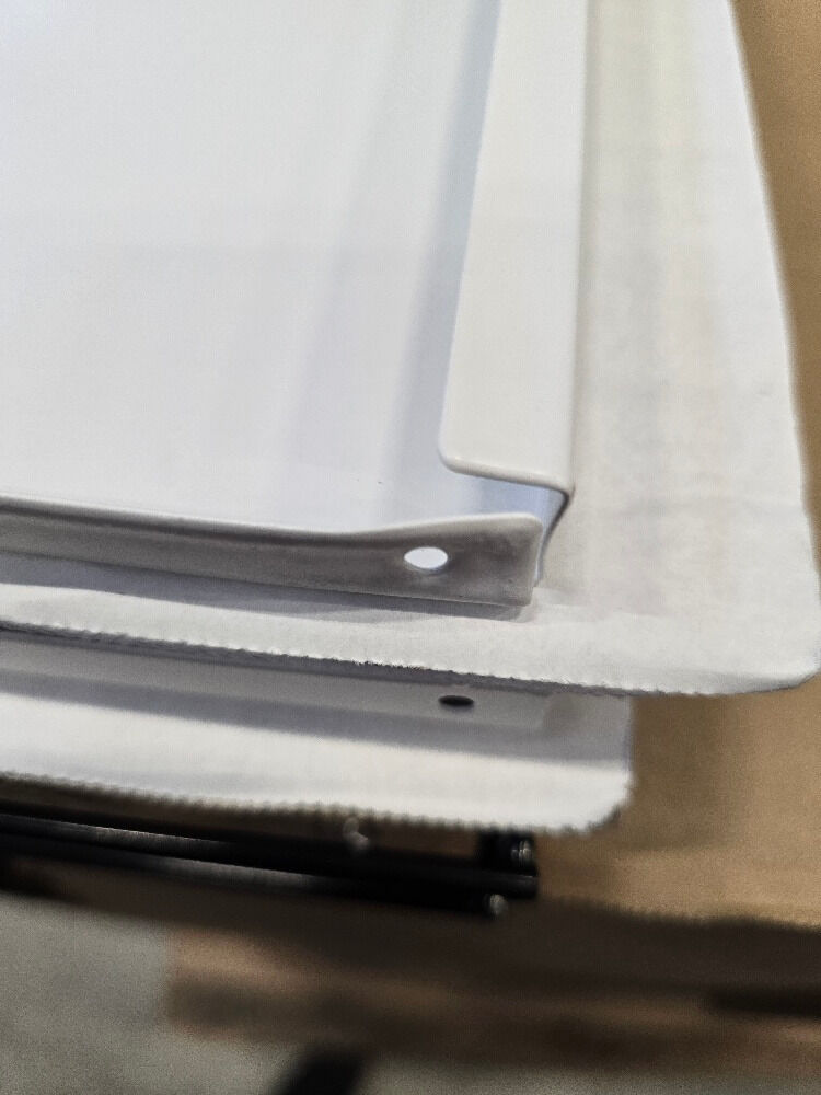 METALTEX 377603076 Bücherregal TOMADO mit Werksfehlern - mit 3 weißen Böden u. schwarzen Seiten / Hängeregal