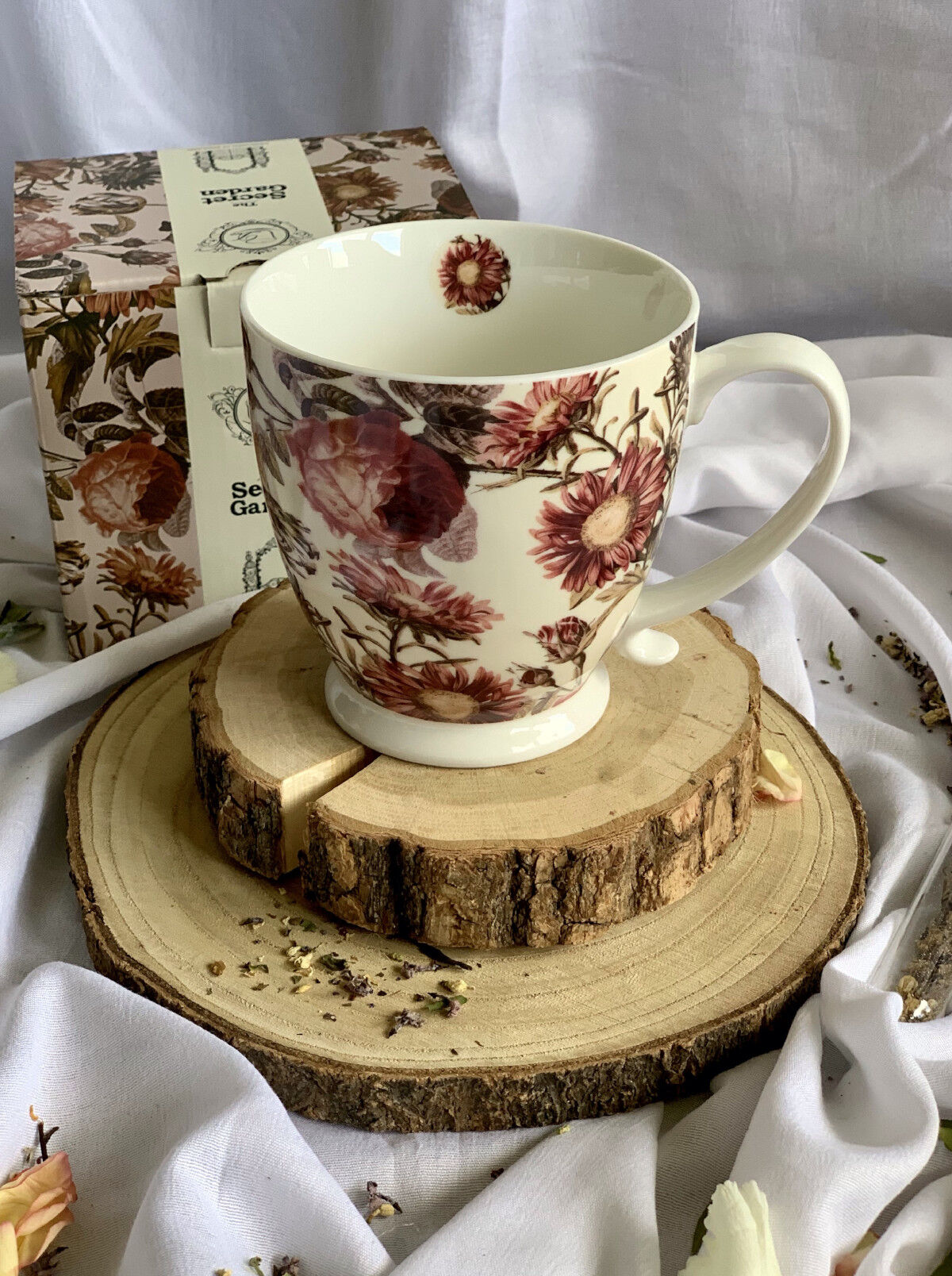 DUO FLORAL Jumbobecher 480 ml PEONY mit Fuß, New Bone China Porzellan – Bild 9