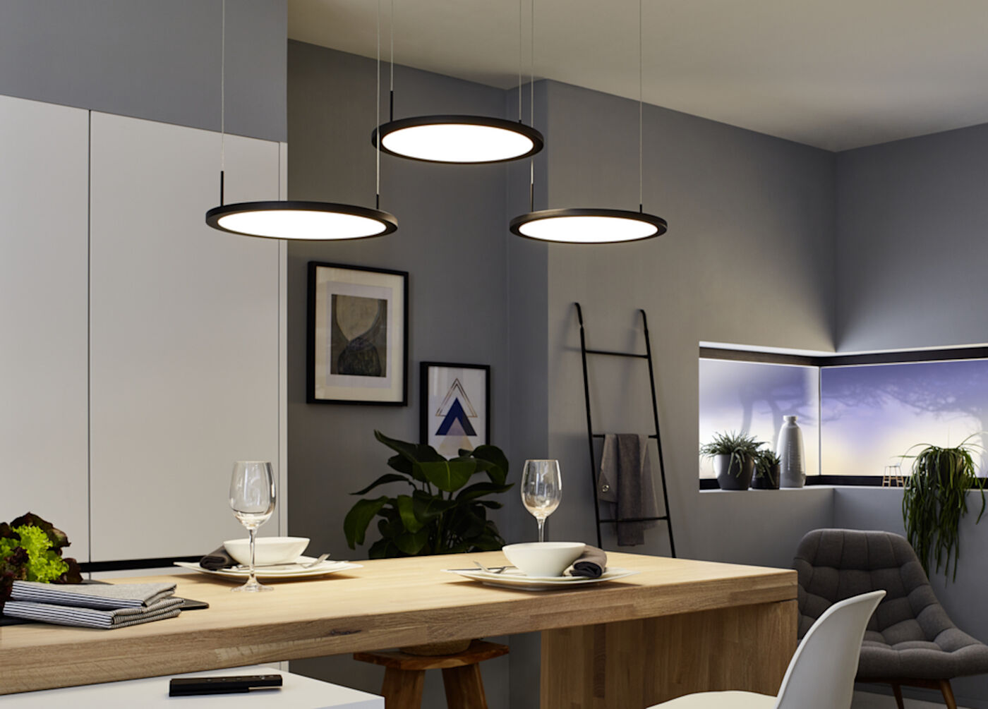 Plate 3 LED Pendelleuchte 3-fach aus Aluminium schwarz matt mit Acrylglas satiniert / Hängeleuchte / Tischleuchte – Bild 5