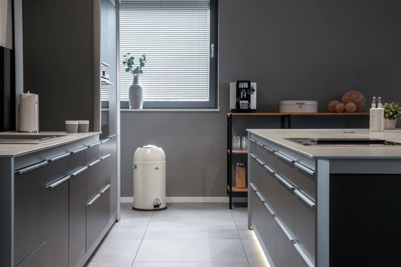 WESCO Tretabfalleimer KICKMASTER mit 33 Liter Volumen / Abfallsammler / Mülleimer