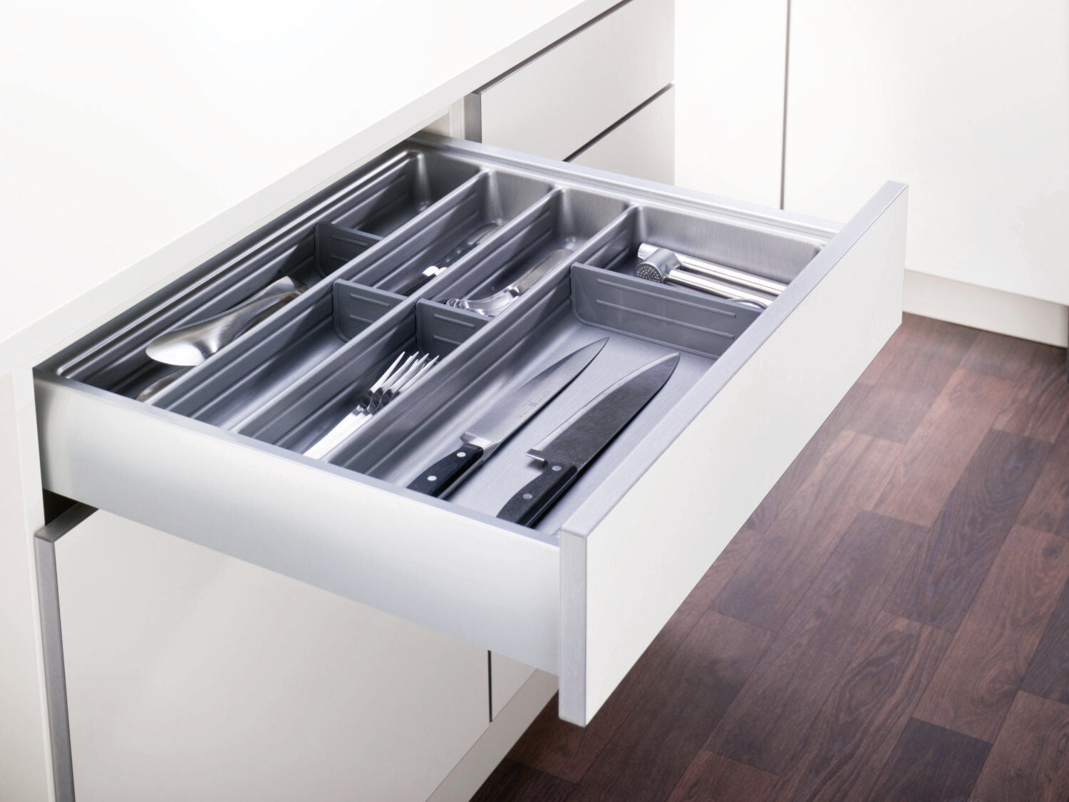 Besteckeinsatz Ordine für 50 cm Schrank, zuschneidbar (B 400-440 x T 450-490 mm), edelstahlfarbig, inkl. 2… – Bild 6