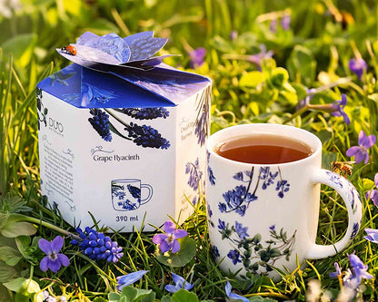 DUO Spring in bloom Becher 400 ml BLUE FLOWERS in dekorativer Box, New Bone China Porzellan