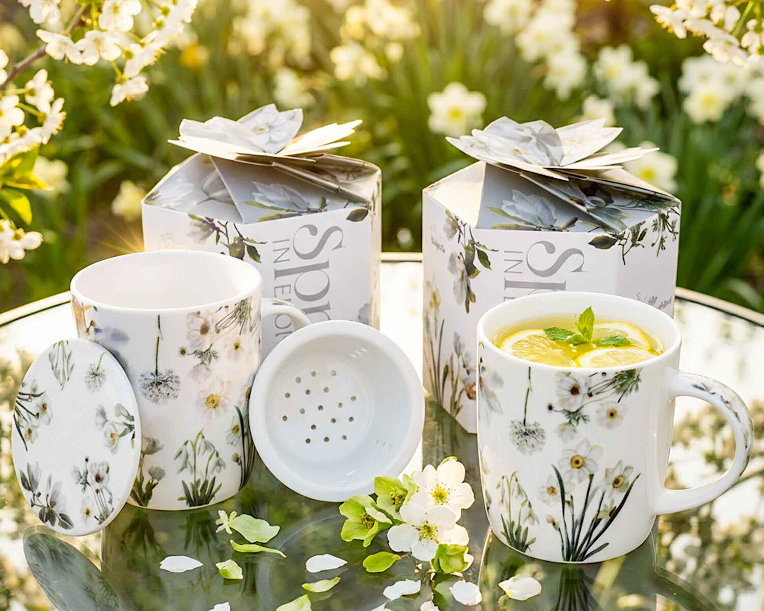 DUO Spring in bloom Becher 400 ml WHITE FLOWERS mit Teesieb und Deckel, New Bone China Porzellan – Bild 9