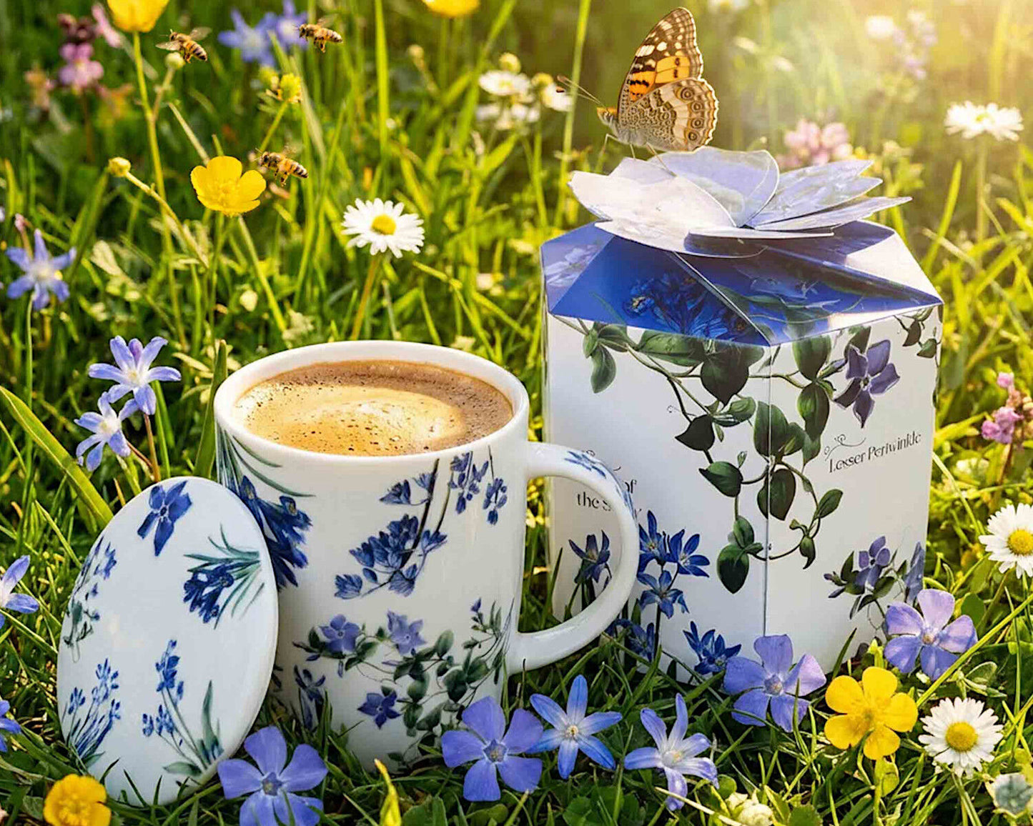 DUO Spring in bloom Becher 400 ml BLUE FLOWERS mit Teesieb und Deckel, New Bone China Porzellan – Bild 8
