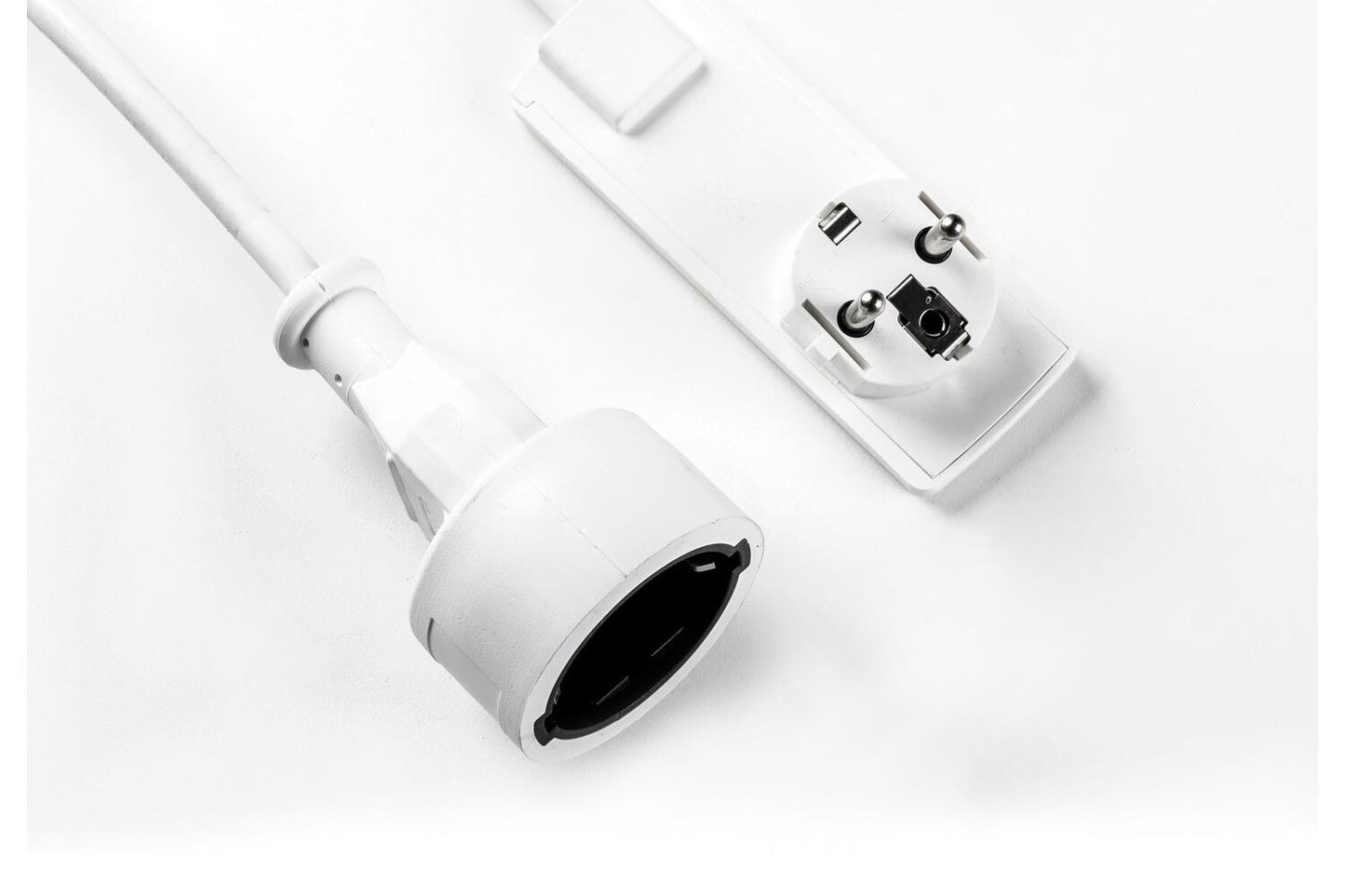 EVOline PlugFix - weiß - mit VDE-Kupplungsdose 1,5 m / Verlängerungskabel