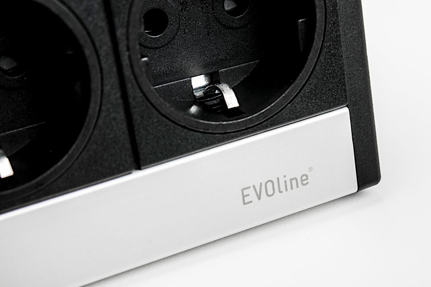 EVOline® R-Dock Aluminium SCHWARZ-SILBER mit 3 x VDE Steckdosen / Steckdoseneinheit / Steckdosen