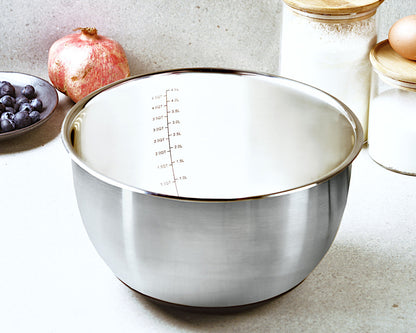 KESPER Rührschüssel 26 cm aus Edelstahl mit Deckel und Silikonboden / Edelstahlschüssel