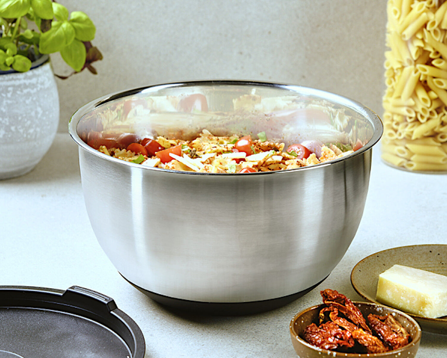 KESPER Rührschüssel 24 cm aus Edelstahl mit Silikonboden / Edelstahlschüssel