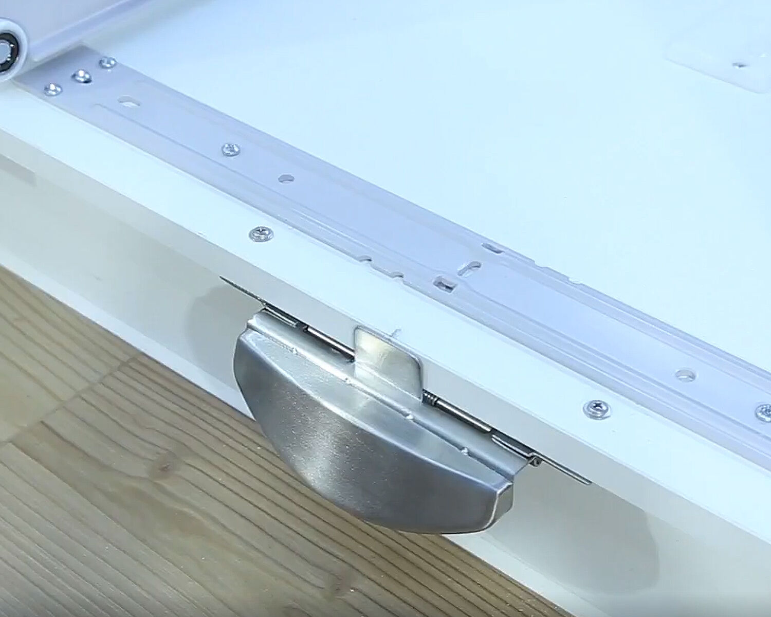 MÜLLEX KickMatic für Abfallsammler Comfort, Oekonom und Boxx / Fußbedienung / Öffnungs-Automatik – Bild 4