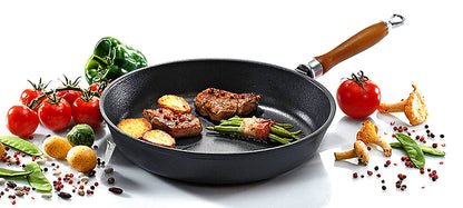 Karl Krüger Gusspfanne RUSTICA mit Griff aus Kirschholz