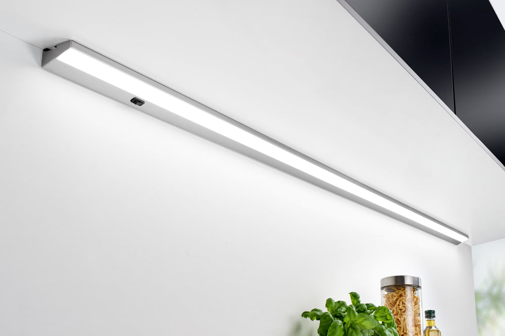 THEBO LED R 801 Unterbauleuchte 240V mit Schalter / Vitrinenleuchte