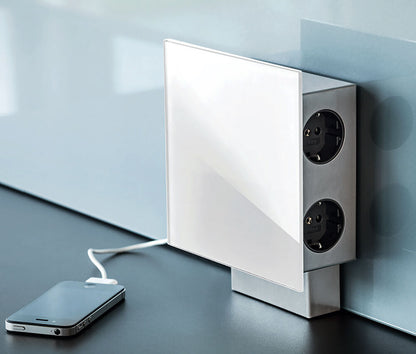 MIRA Quad Glas-USB Steckdosenelement WEISS - Schuko 3-fach und 2-fach USB / Steckdosen / USB-Port – Bild 4