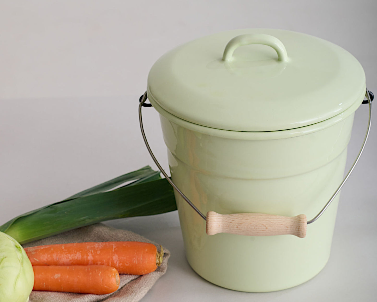 RIESS 0369-006 Bioeimer mit Deckel 20 cm, 3,50 L, Emaille, Classic, Nilgrün Pastell / Abfalleimer – Bild 5