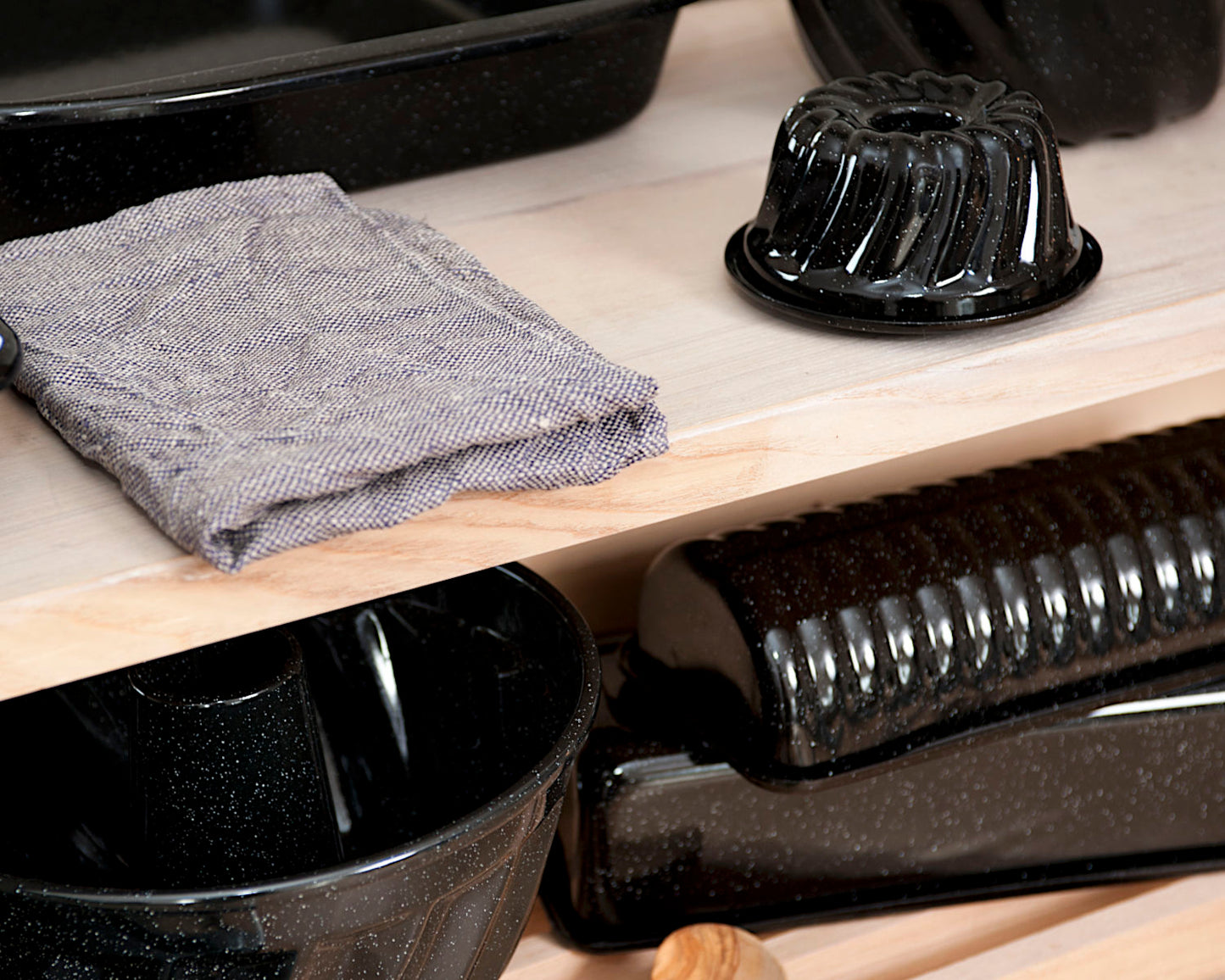 RIESS 0637-022 Rehrückenform 30 x 10 cm, Emaille, Profibäcker, Schwarz / Kuchenform