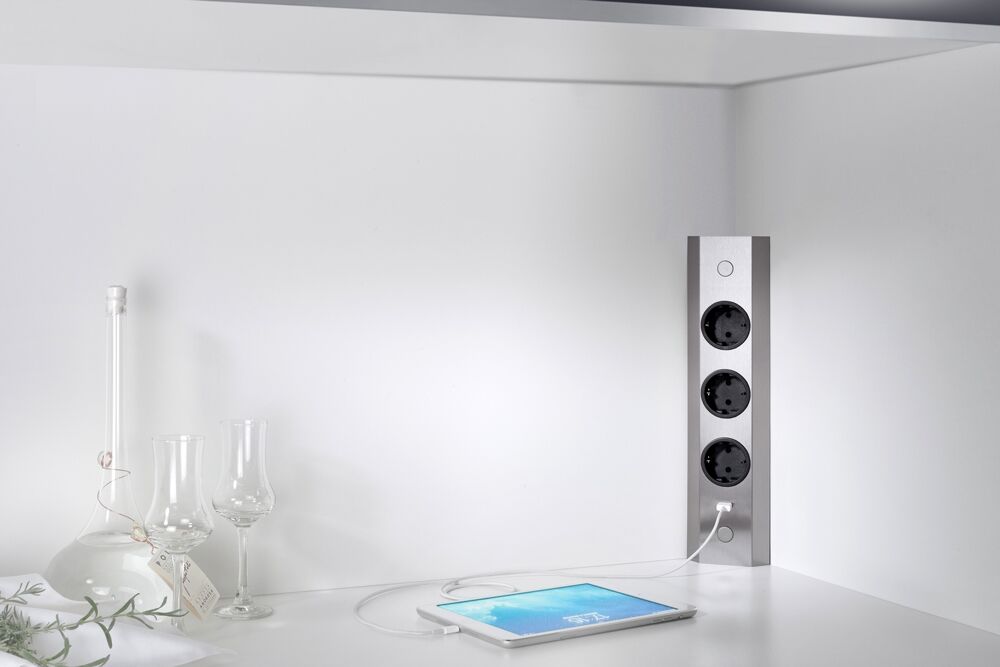 THEBO Energie-Ecksäule ST 3081/320 USB mit drei Schuko-Steckplätzen und USB-Port / Mehrfachsteckdose / Ecksteckdose – Bild 4