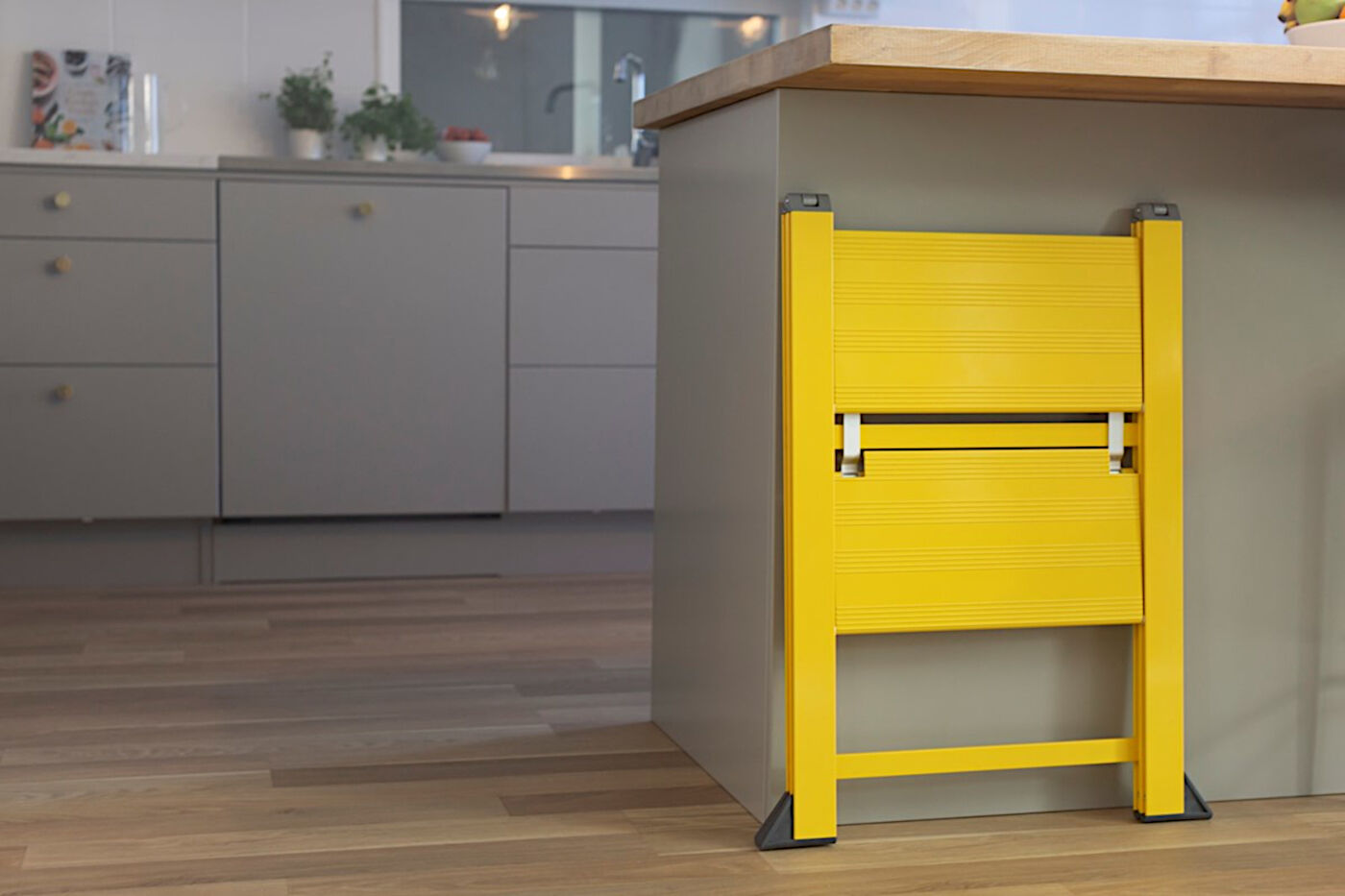 W.steps, VIKINGSTEP MIDI Yellow, WL728502, extrem kompakte Trittleiter gelb lackiert – Bild 4