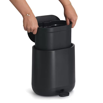 ZELLER 18719 Treteimer 6 Liter in schwarz mit Soft Close / Eimer
