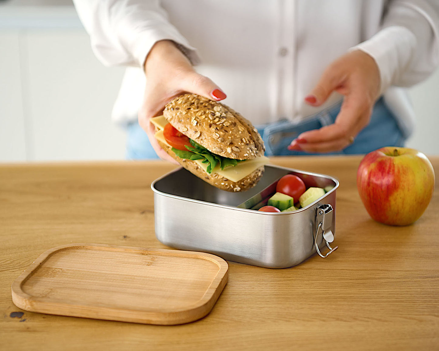 ZELLER 19372 Lunch Box mit Clipverschluss, Edelstahl/Bambus, ca. 18,4 x 13,5 x 7 cm