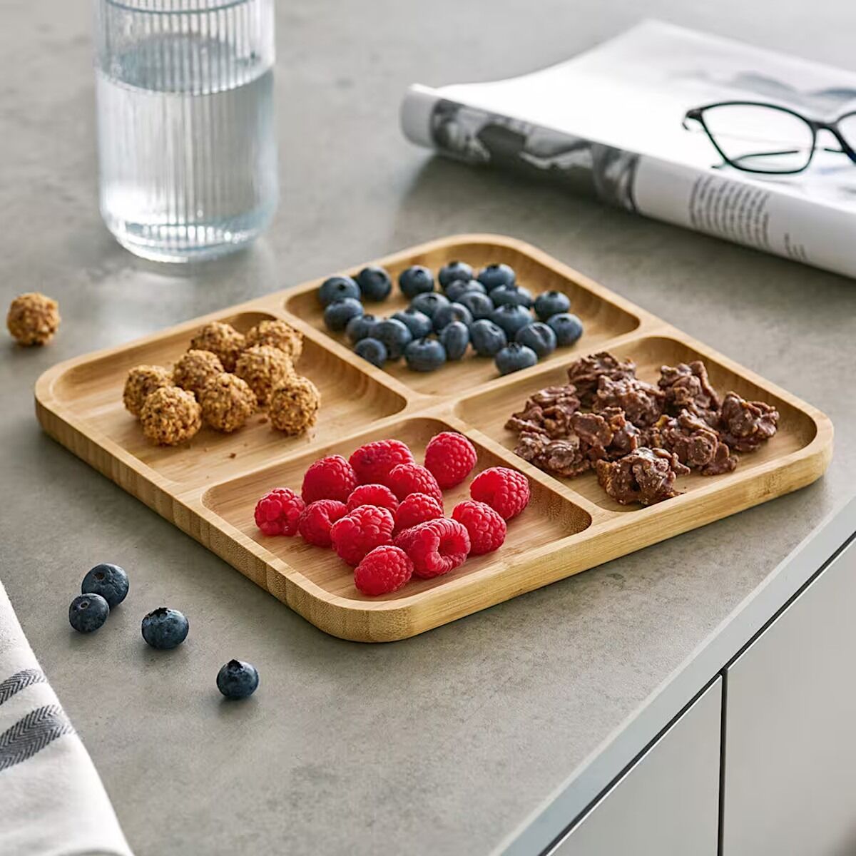 ZELLER 25677 Snackteller aus Bambus, ca. 25 x 25 x 1,8 cm
